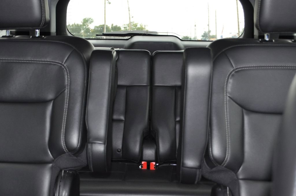 Used 2024 Ford Explorer XLT w/ Equipment Group 202A image 14