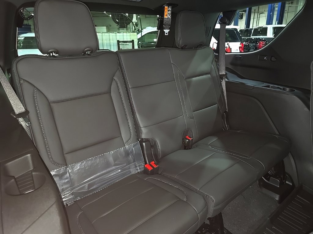 New 2027 GMC Yukon Denali w/ Denali Reserve Package AWD/4WD image 13