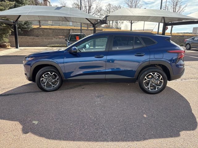 Used 2024 Chevrolet Trax LT w/ LT Convenience Package image 5