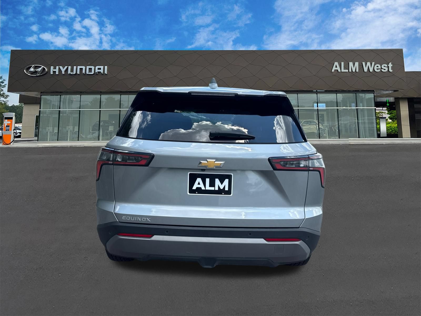 Used 2025 Chevrolet Equinox LT FWD image 6