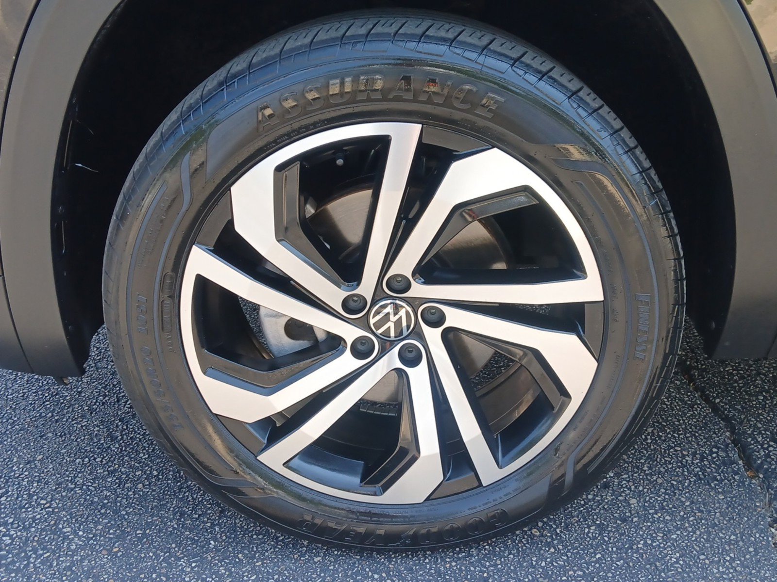 Used 2023 Volkswagen Atlas SEL AWD/4WD image 30