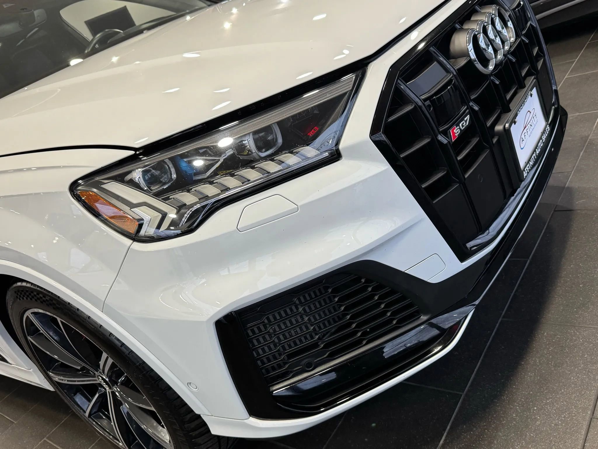 Used 2020 Audi SQ7 Prestige AWD/4WD image 40