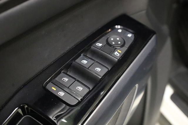 Used 2023 Nissan Pathfinder SL AWD/4WD image 17