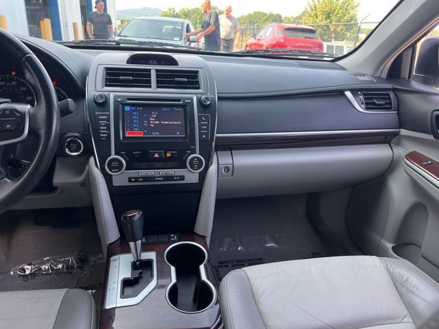 Used 2012 Toyota Camry XLE w/ Leather Pkg FWD image 14
