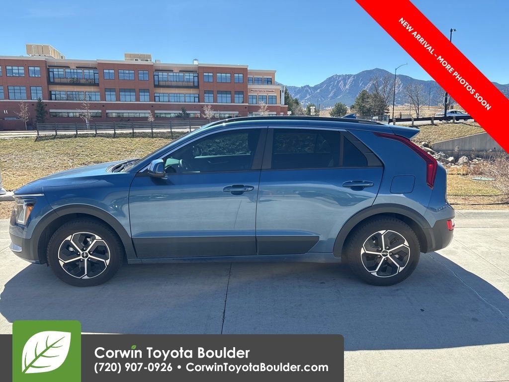 Used 2024 Kia Niro EX image 4