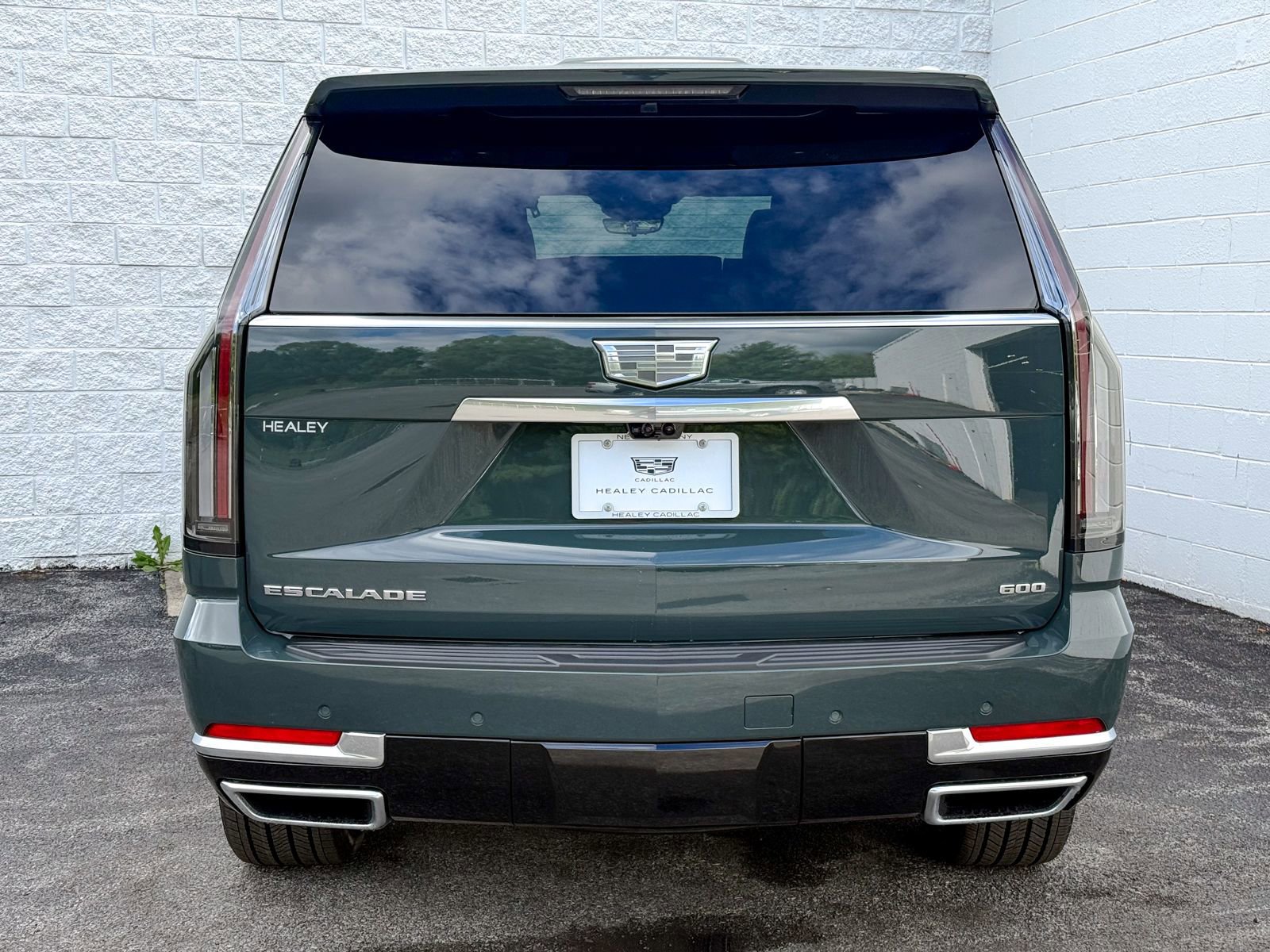 New 2026 Cadillac Escalade Luxury w/ LPO, Radiant Package AWD/4WD image 7
