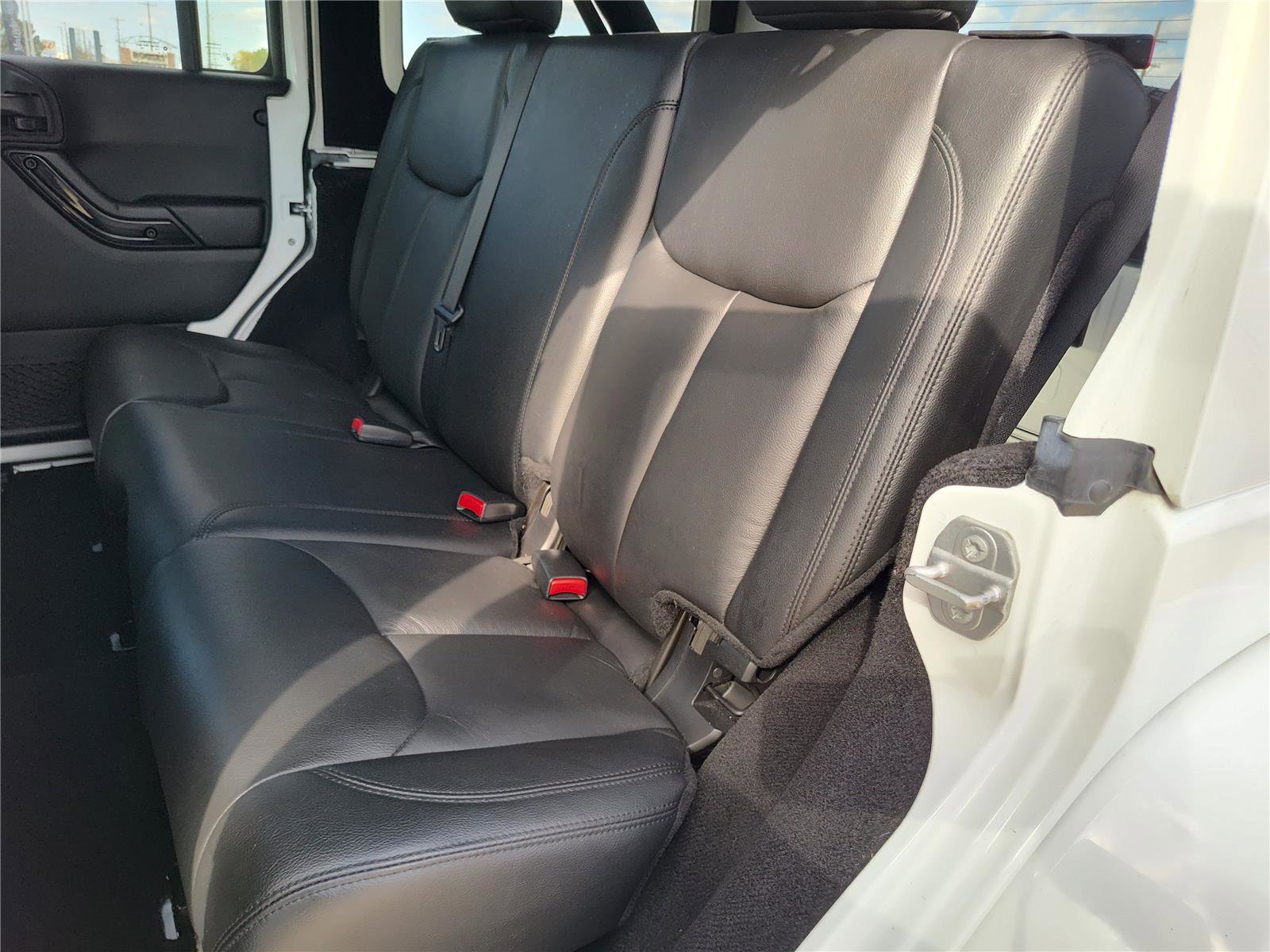 Used 2015 Jeep Wrangler Altitude image 23