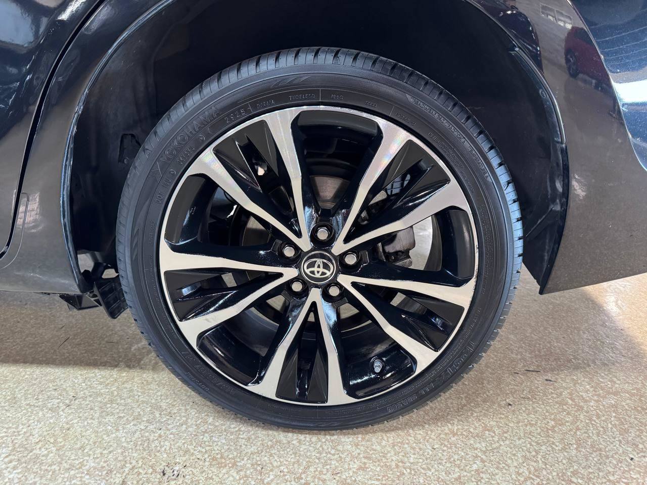 Used 2017 Toyota Corolla SE FWD image 38