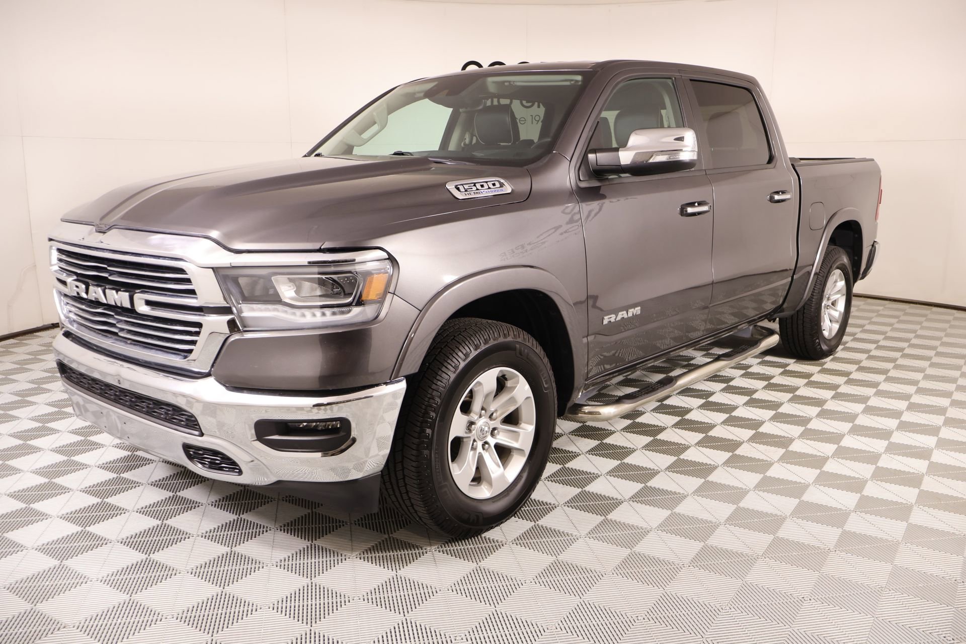 Used 2022 RAM 1500 Laramie AWD/4WD image 10