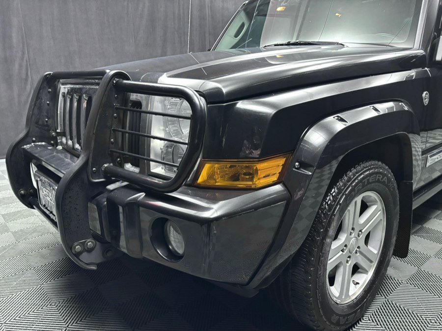 Used 2010 Jeep Commander Limited image 10