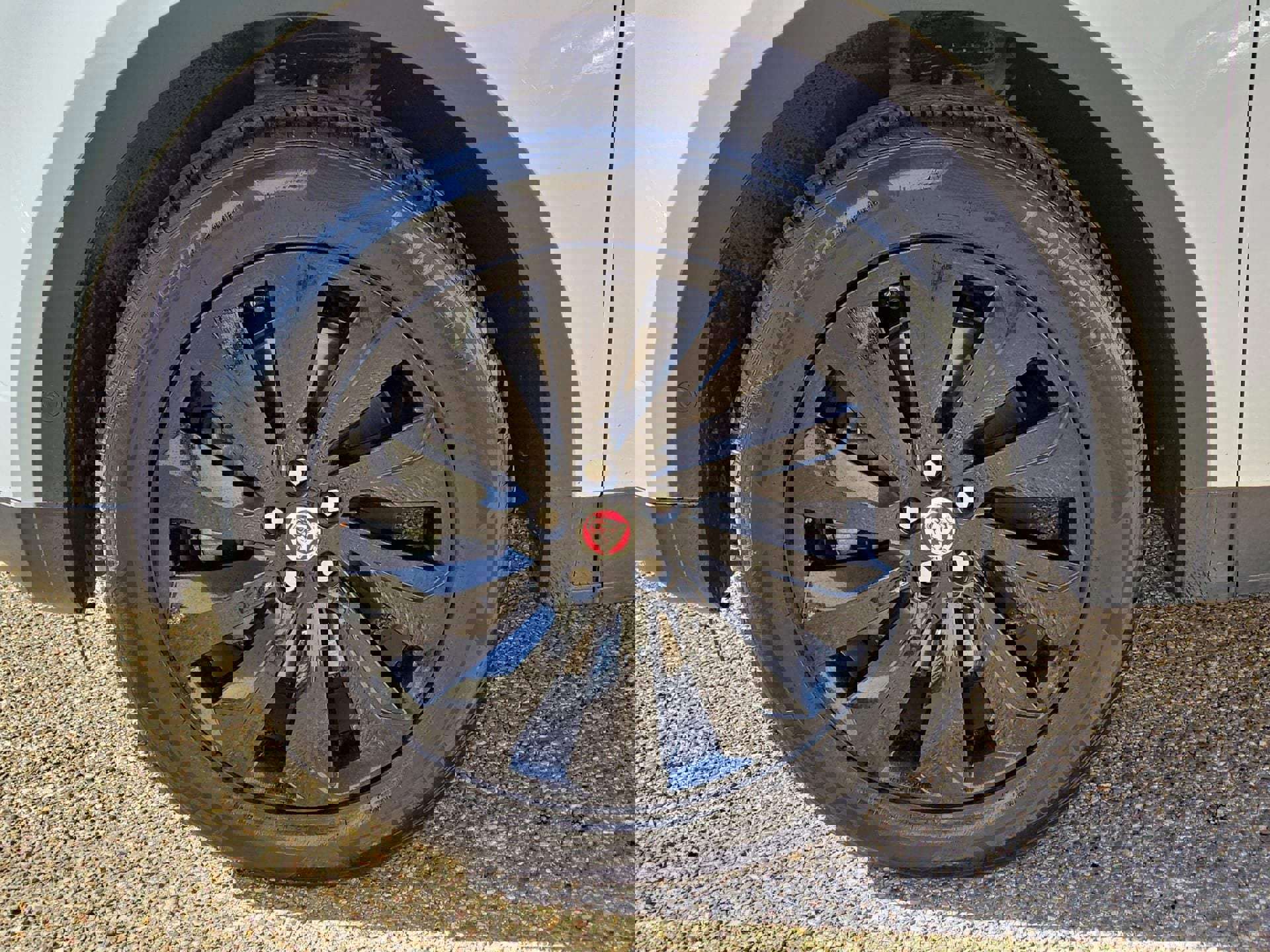 Used 2020 Jaguar E-PACE SE image 11