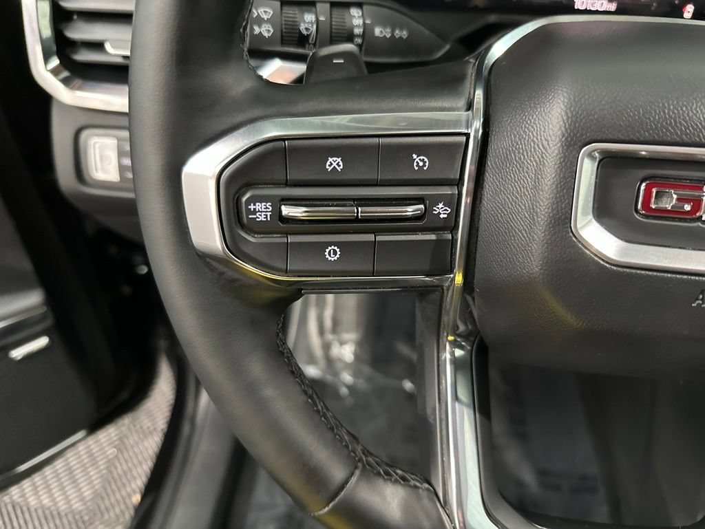Used 2025 GMC Acadia Elevation AWD/4WD image 14