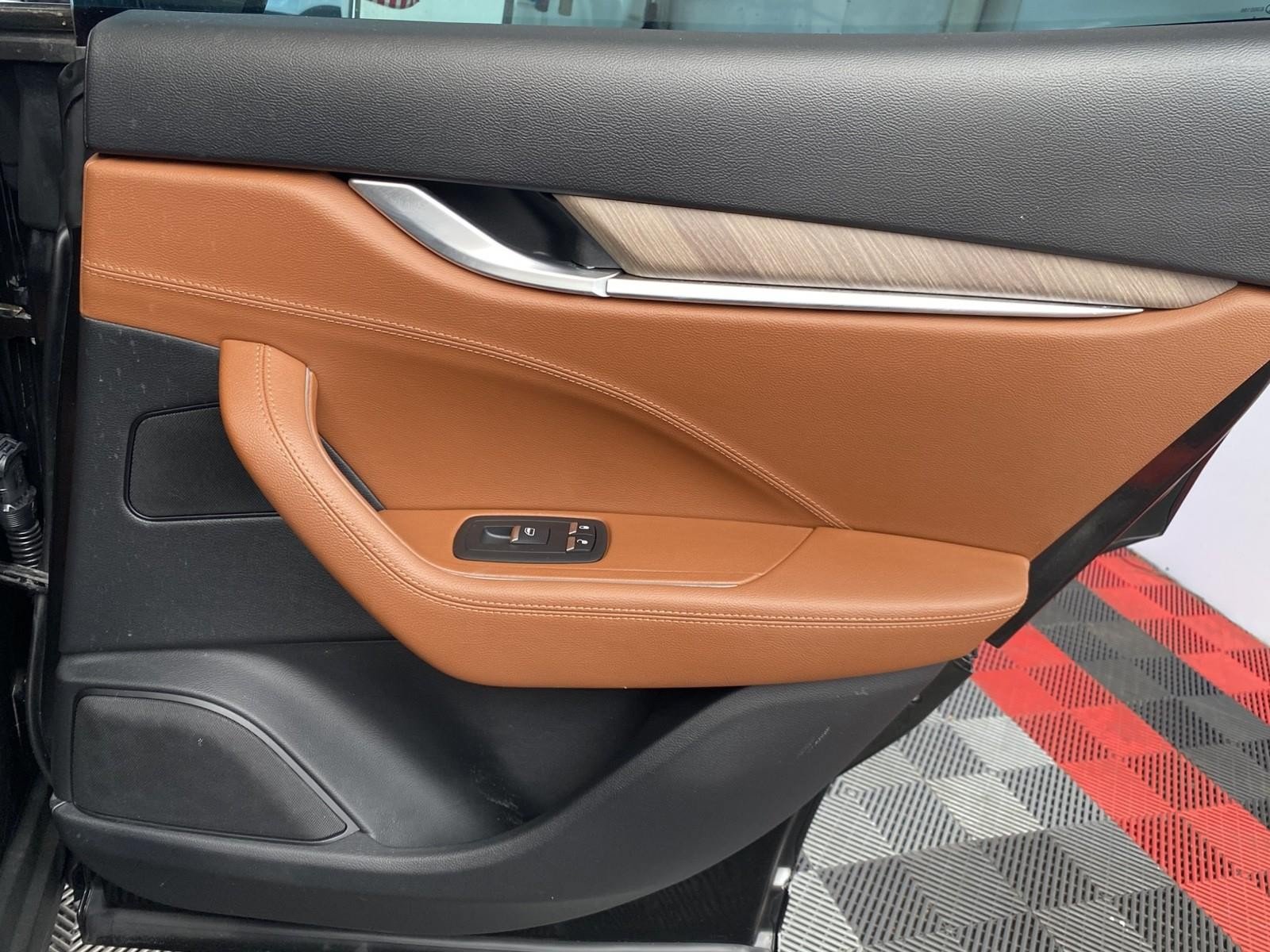 Used 2019 Maserati Levante AWD/4WD image 10