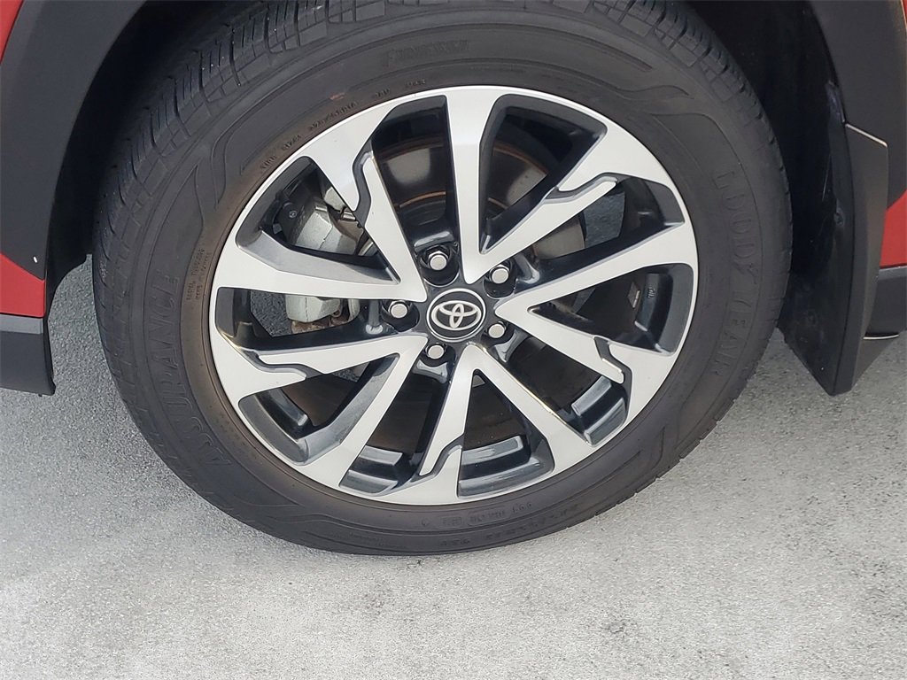 Used 2023 Toyota Corolla Cross XLE image 4