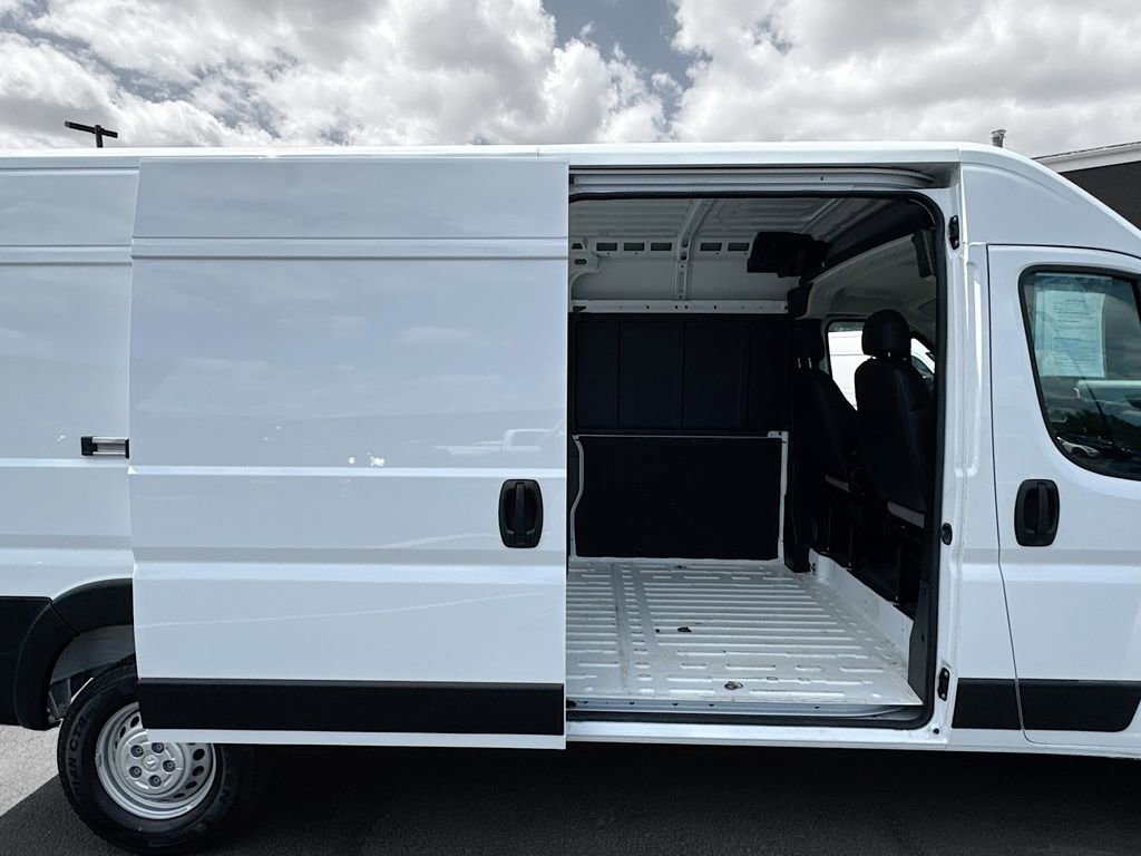 Used 2026 RAM ProMaster 2500 w/ Convenience Group FWD image 5