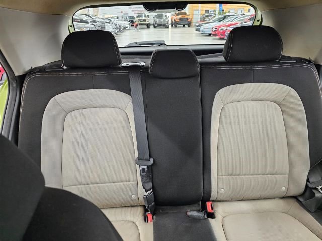 Used 2021 Hyundai Venue SEL image 31