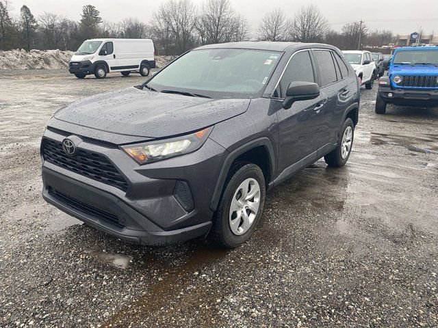 Used 2022 Toyota RAV4 LE image 2