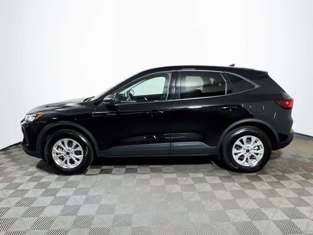 Used 2025 Ford Escape Active AWD/4WD image 4