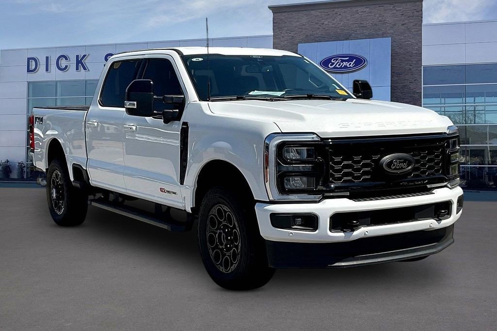 Used 2025 Ford F350 Lariat w/ Lariat Ultimate Package image 2