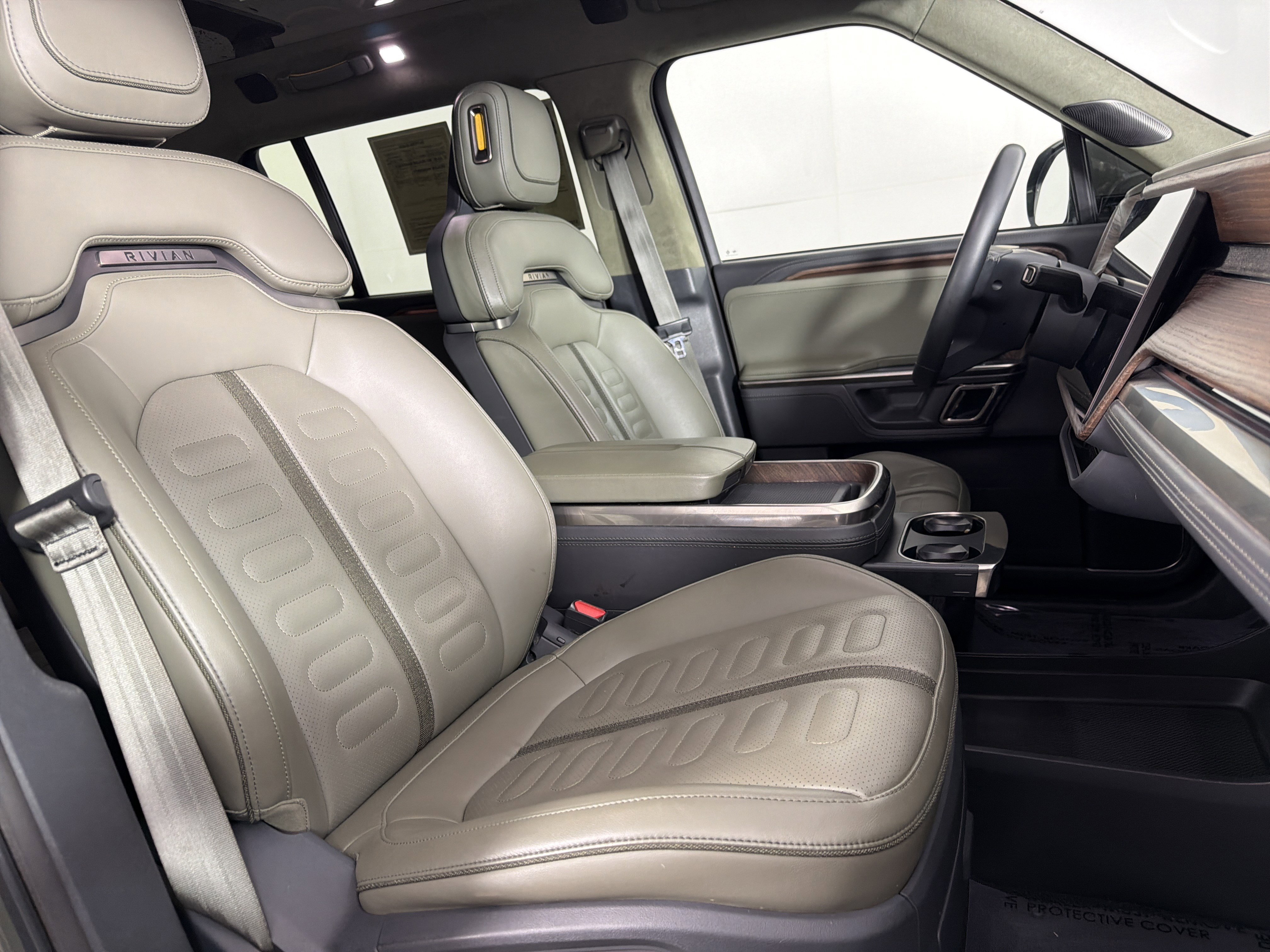 Used 2023 Rivian R1S Launch Edition image 31