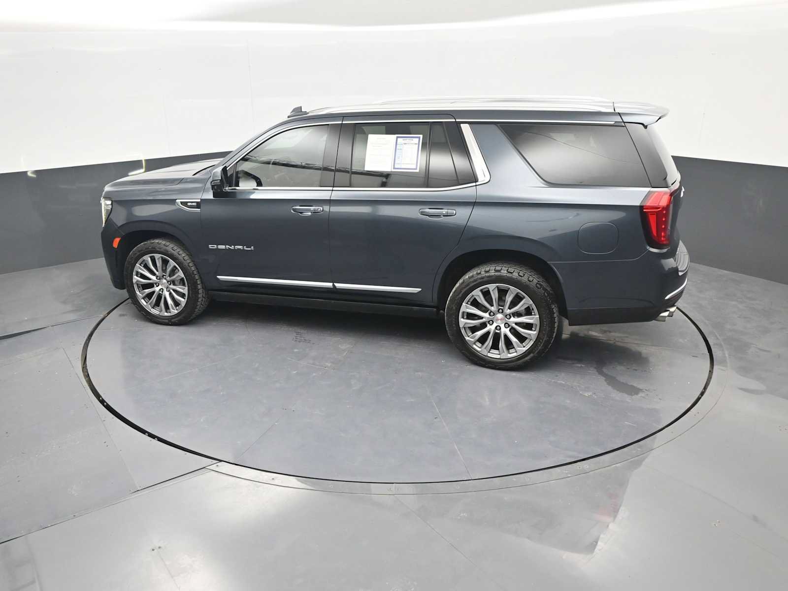 Used 2021 GMC Yukon Denali w/ Denali Premium Package RWD image 43