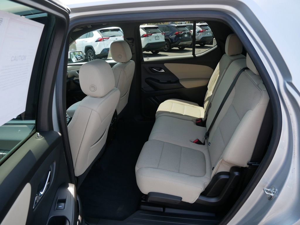 Used 2022 Chevrolet Traverse LS AWD/4WD image 11