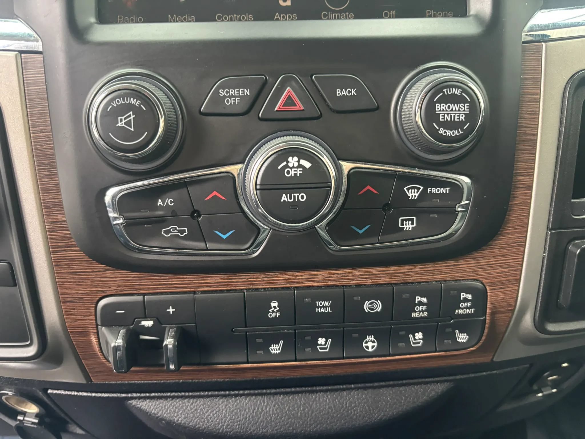 Used 2016 RAM 2500 Laramie AWD/4WD image 27