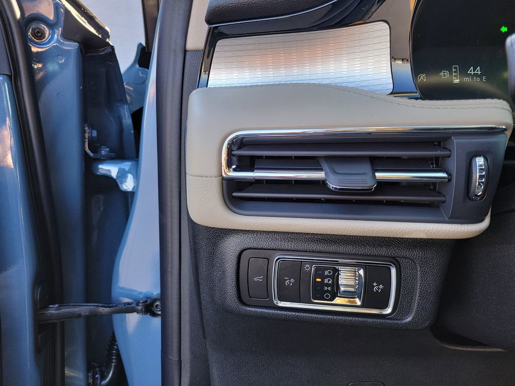 New 2026 Lincoln Corsair Premiere image 21