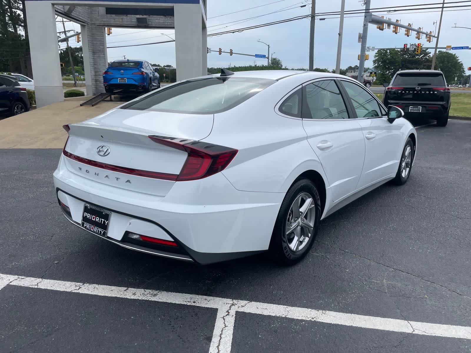Used 2022 Hyundai Sonata SE w/ Preferred Accessory Package FWD image 5