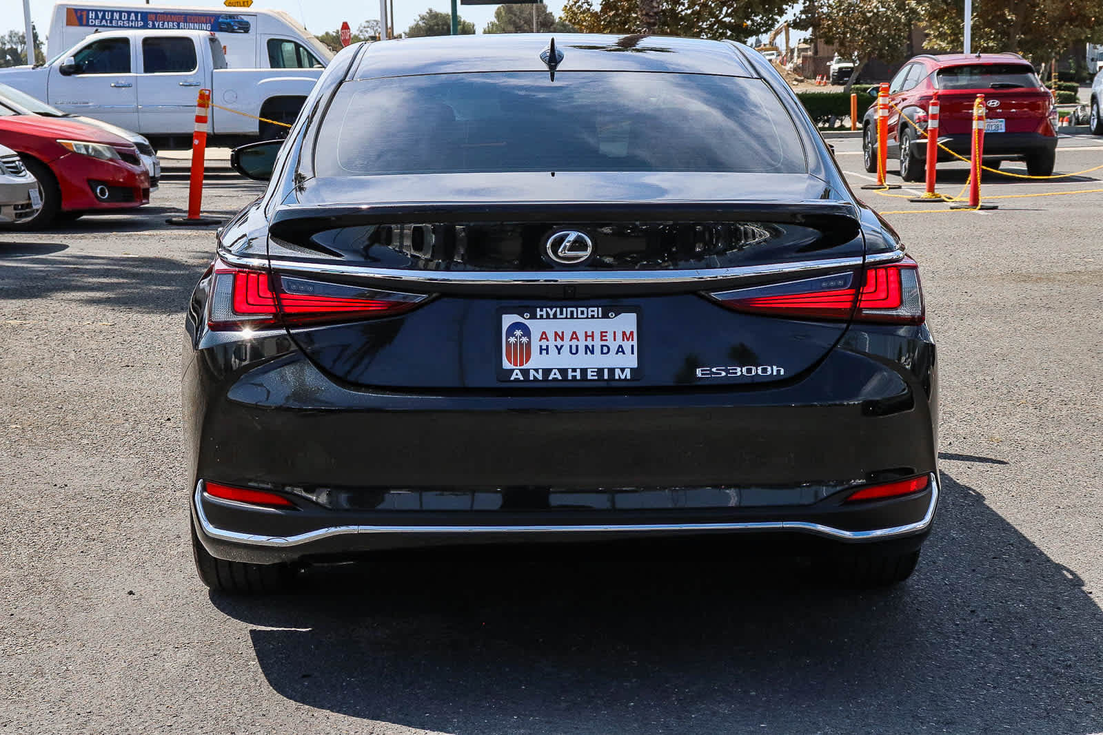 Used 2025 Lexus ES 300h w/ Premium Package FWD image 8