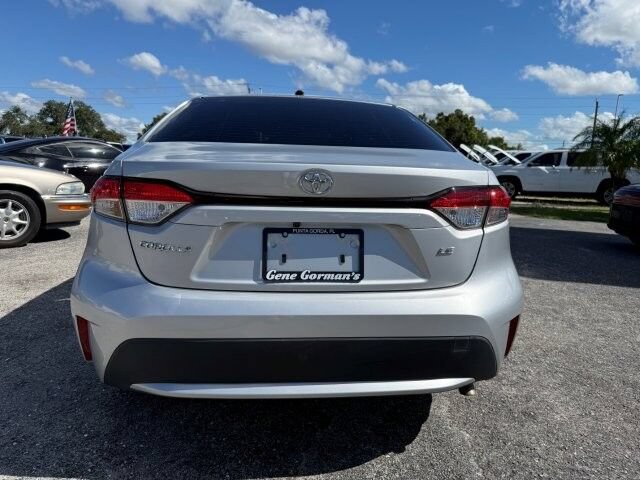 Used 2022 Toyota Corolla LE FWD image 4