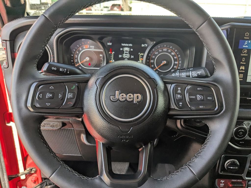 Used 2025 Jeep Wrangler Unlimited Rubicon image 14