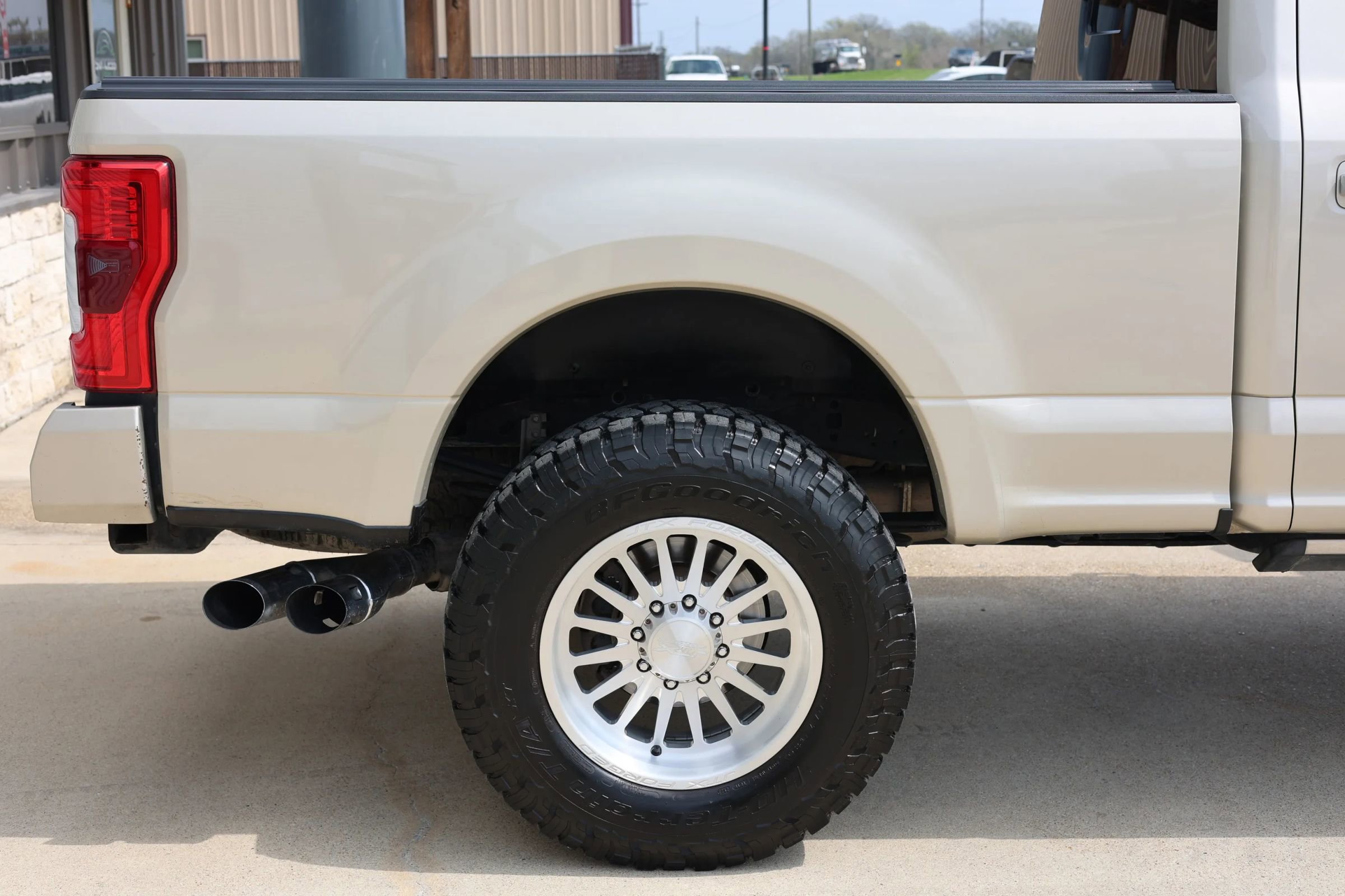 Used 2017 Ford F250 King Ranch w/ King Ranch Ultimate Package image 13