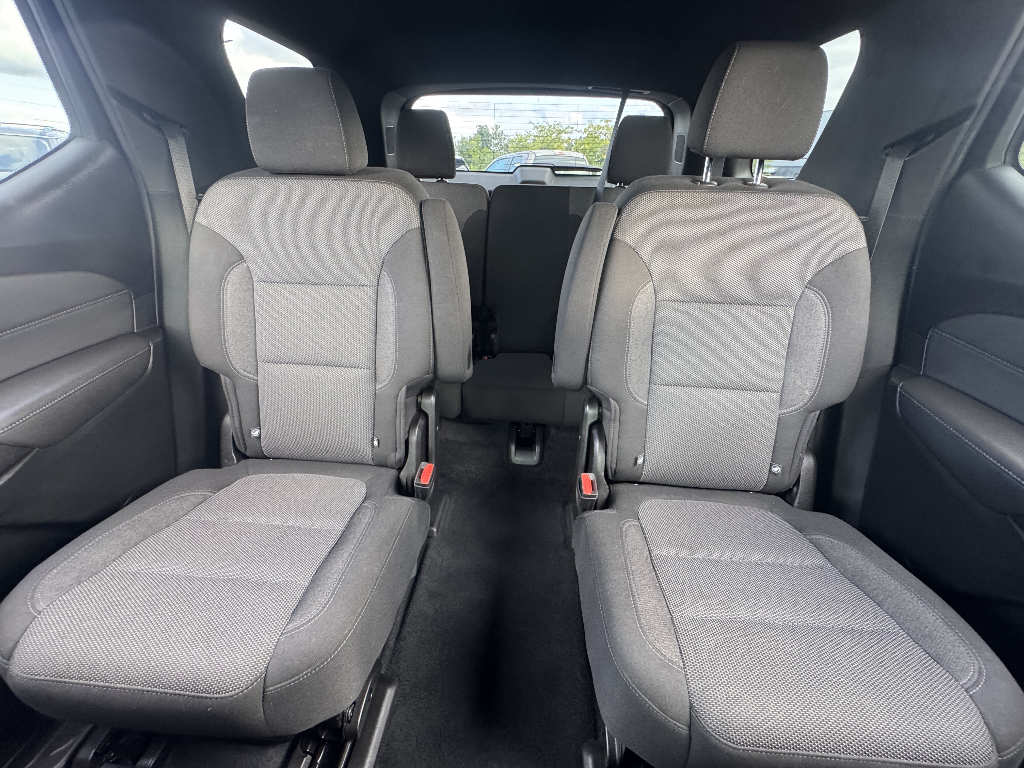 Used 2023 Chevrolet Traverse LT w/ LPO, Cargo Package AWD/4WD image 31