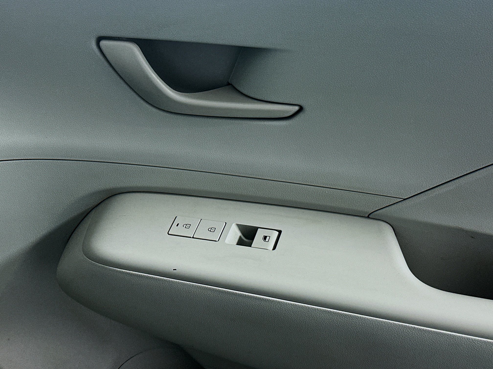 Used 2025 Hyundai Kona SEL FWD image 29