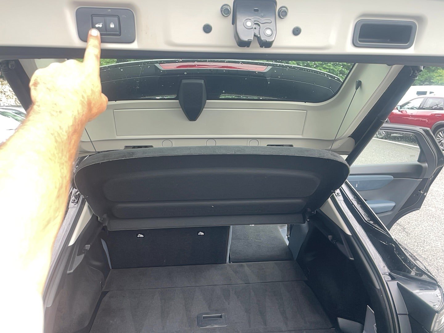 Used 2024 Nissan Ariya AWD image 22