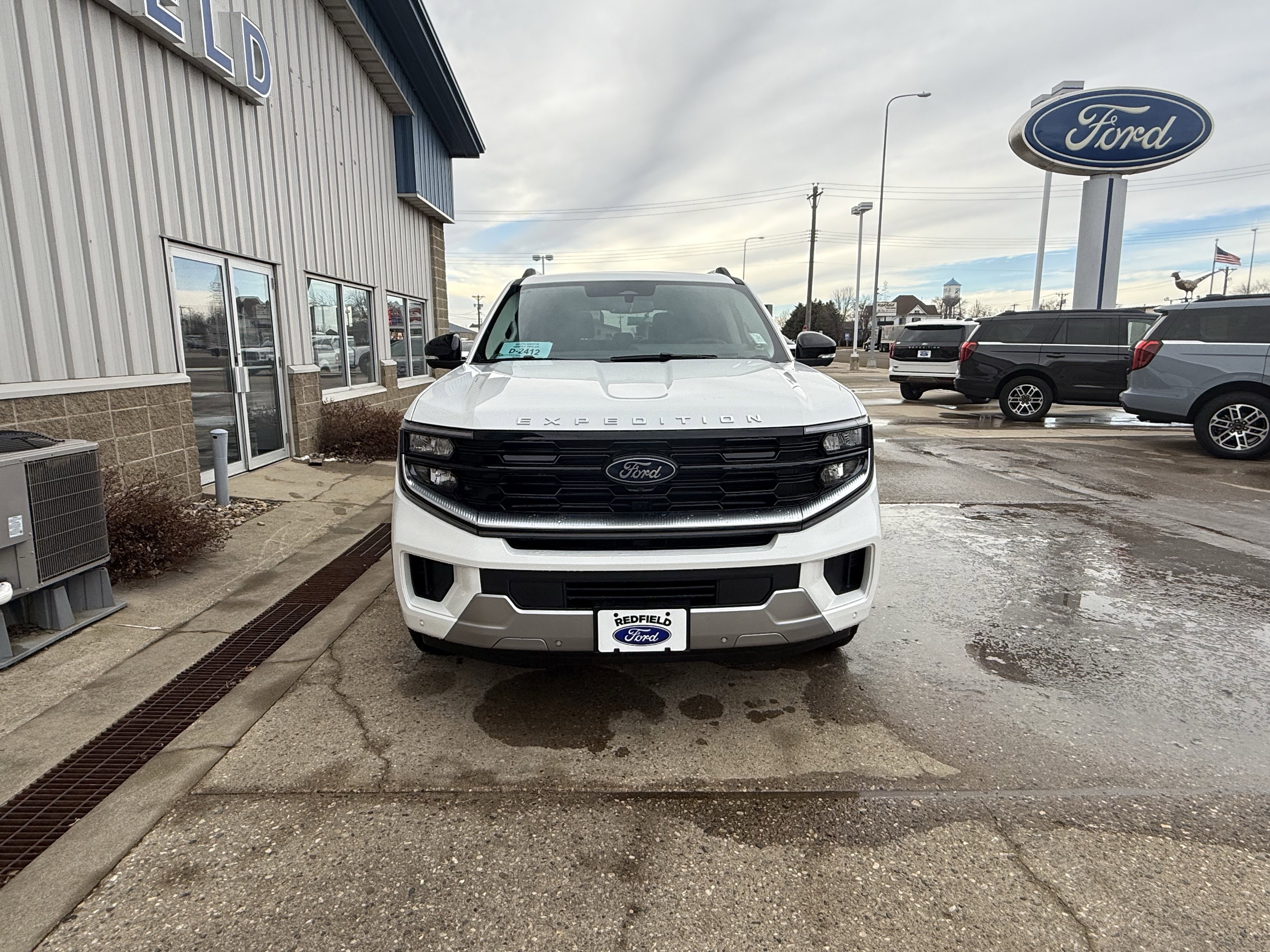 New 2025 Ford Expedition Platinum w/ Driver's Package AWD/4WD image 3