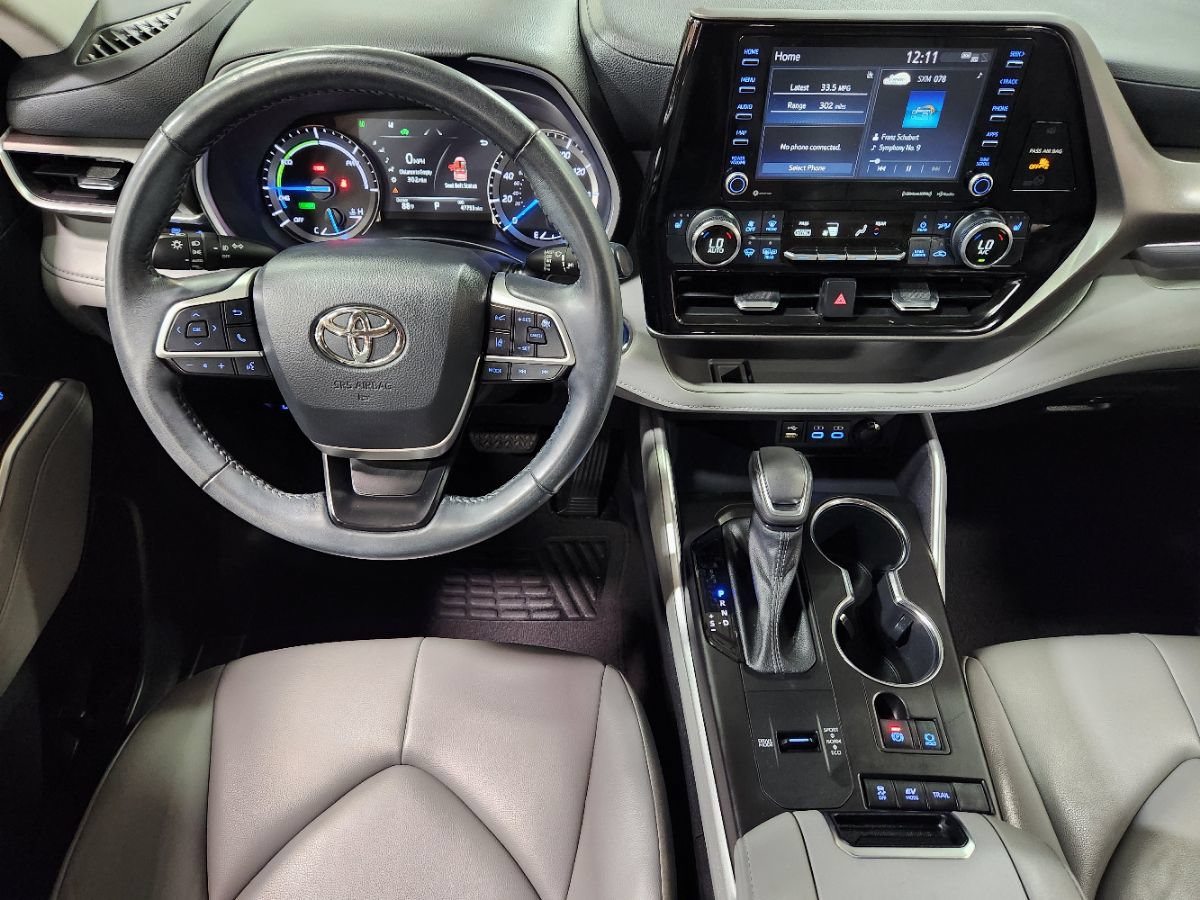 Used 2022 Toyota Highlander XLE AWD/4WD image 47