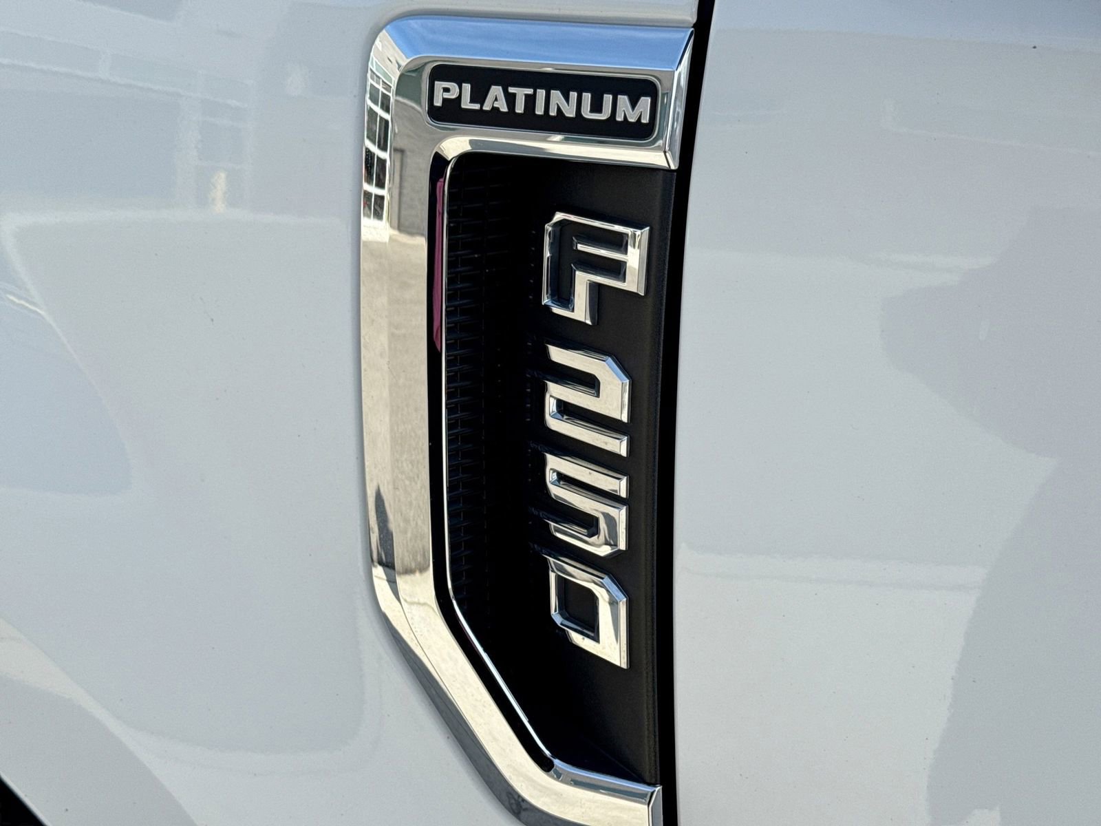 Certified 2022 Ford F250 Platinum w/ FX4 Off-Road Package image 12
