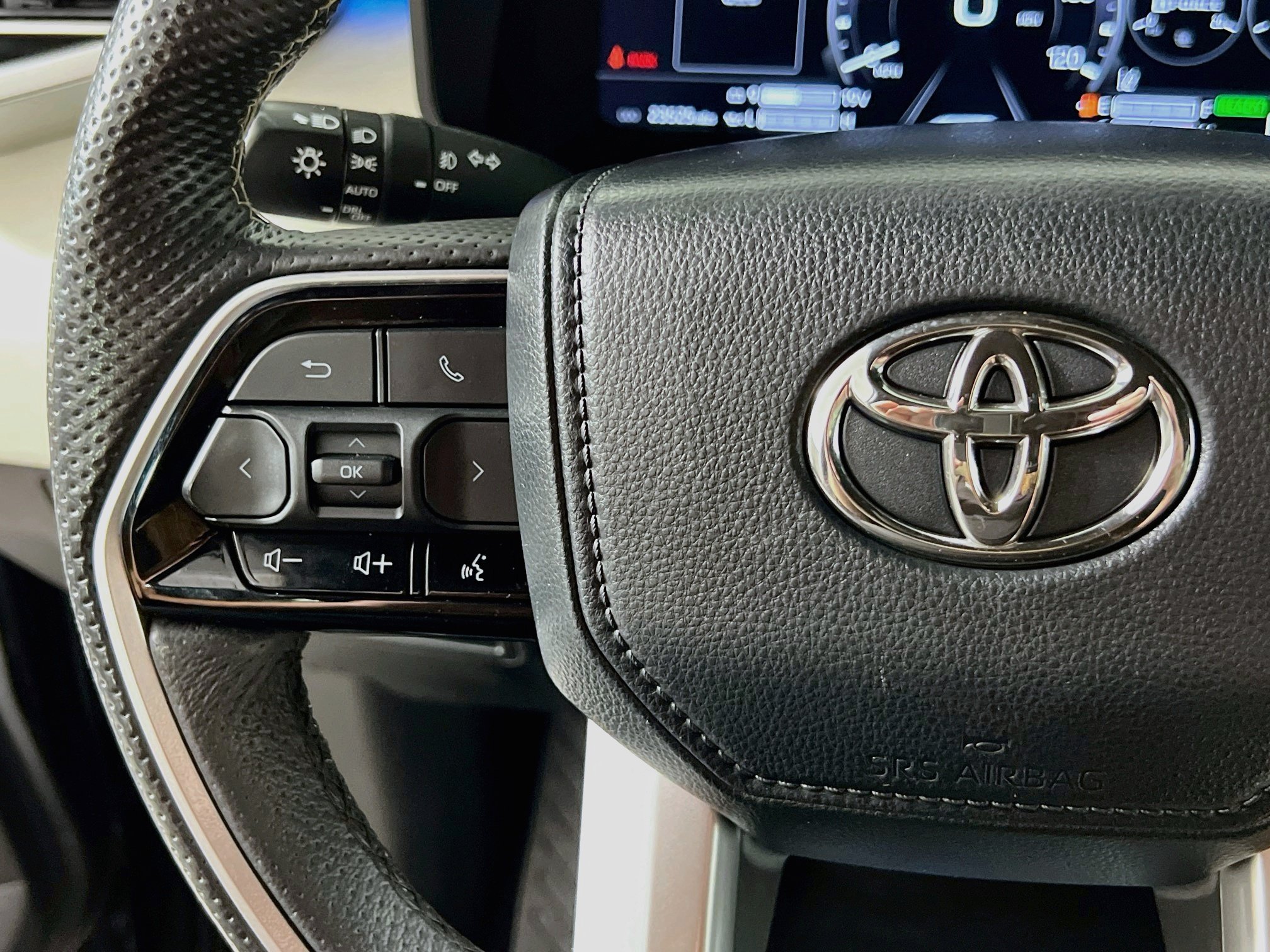 Used 2024 Toyota Tundra Capstone AWD/4WD image 18