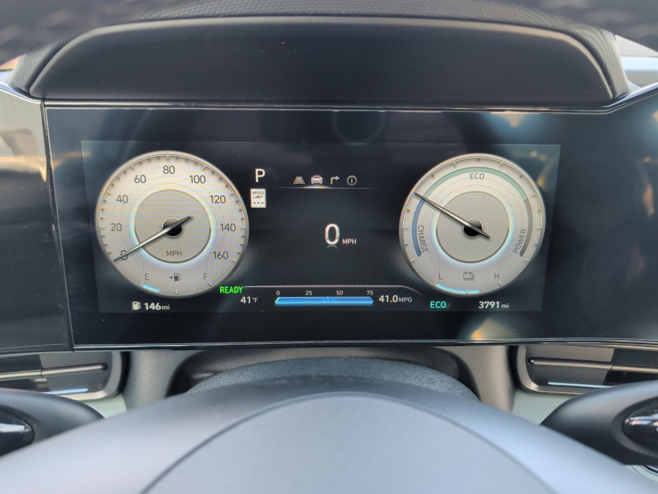 Certified 2025 Hyundai Elantra Limited image 11