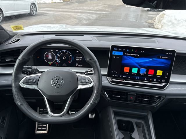 Certified 2025 Volkswagen Tiguan SE R-Line image 26