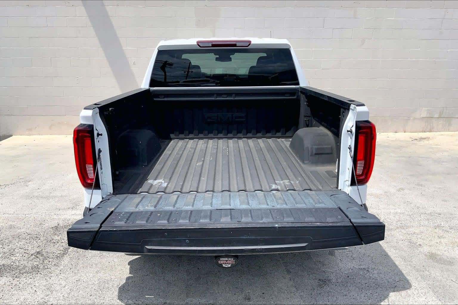 Used 2024 GMC Sierra 1500 SLT AWD/4WD image 18