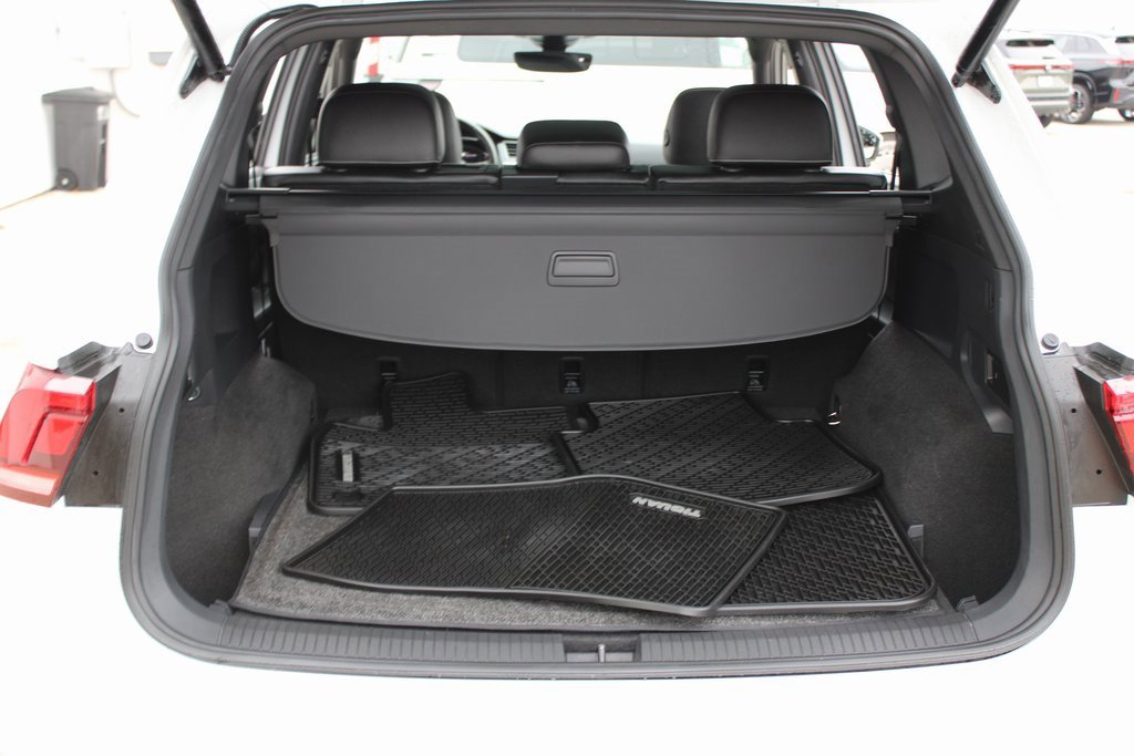 Certified 2021 Volkswagen Tiguan SEL Premium R-Line image 30