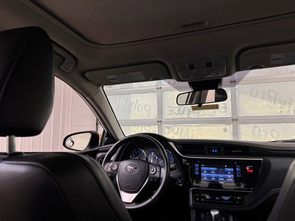 Used 2019 Toyota Corolla SE w/ SE Premium Package FWD image 17