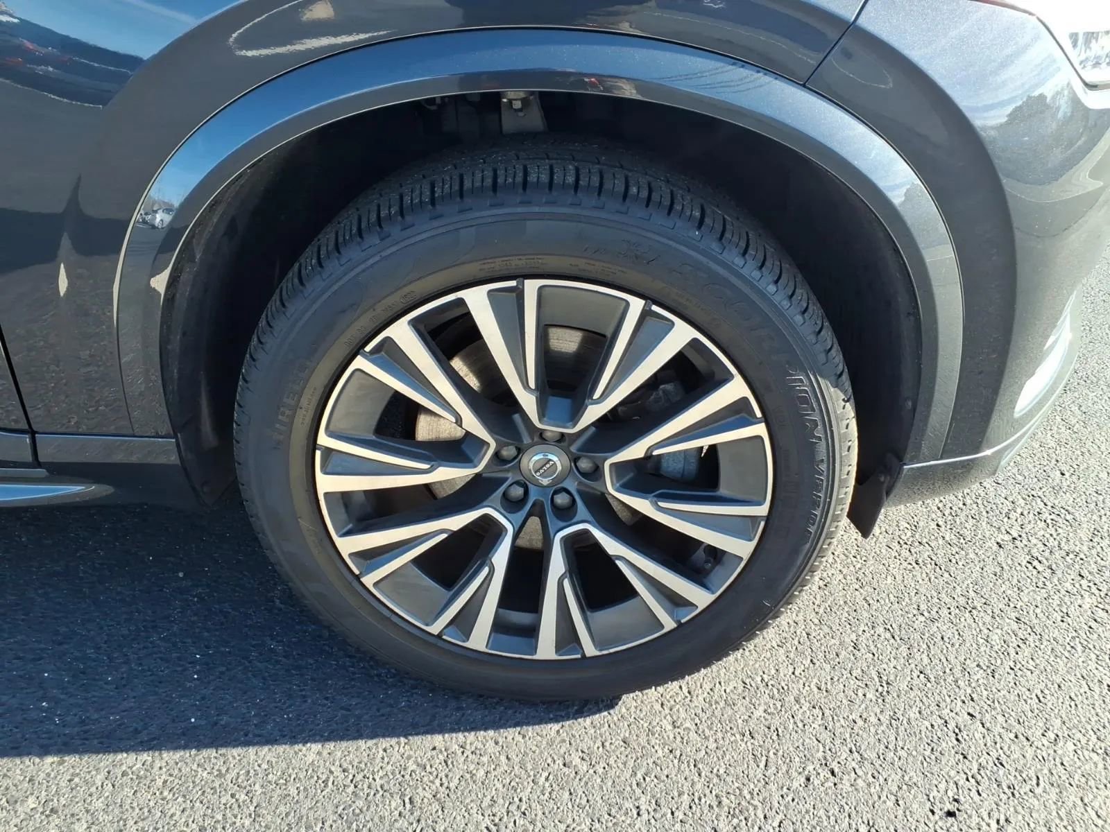 Used 2022 Volvo XC90 T5 Momentum w/ Climate Package image 9