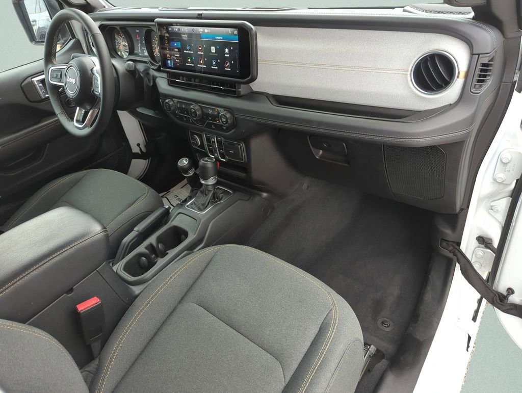 Used 2025 Jeep Wrangler Unlimited Sahara AWD/4WD image 18