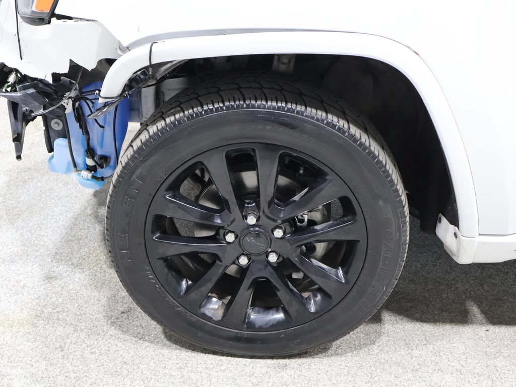 Used 2018 Jeep Grand Cherokee Altitude AWD/4WD image 8