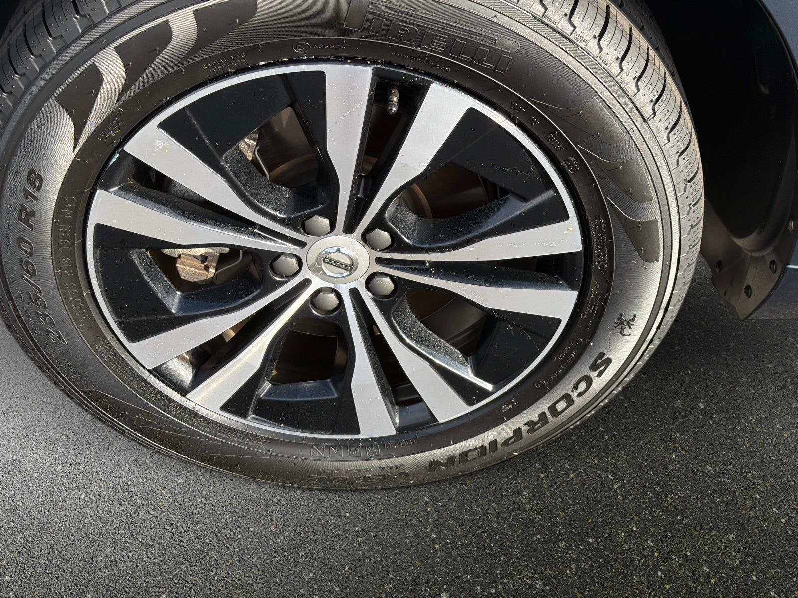 Certified 2024 Volvo XC60 B5 Core AWD/4WD image 10