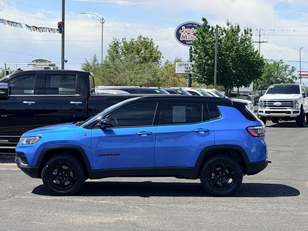 Used 2023 Jeep Compass Trailhawk AWD/4WD image 2
